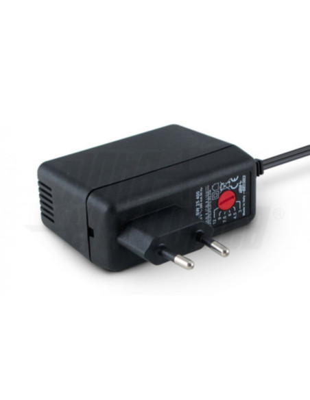 Alimentatore switching regolabile 25,2w 3/4,5/6/7,5/9/12 VDC 3A con 6 connettori